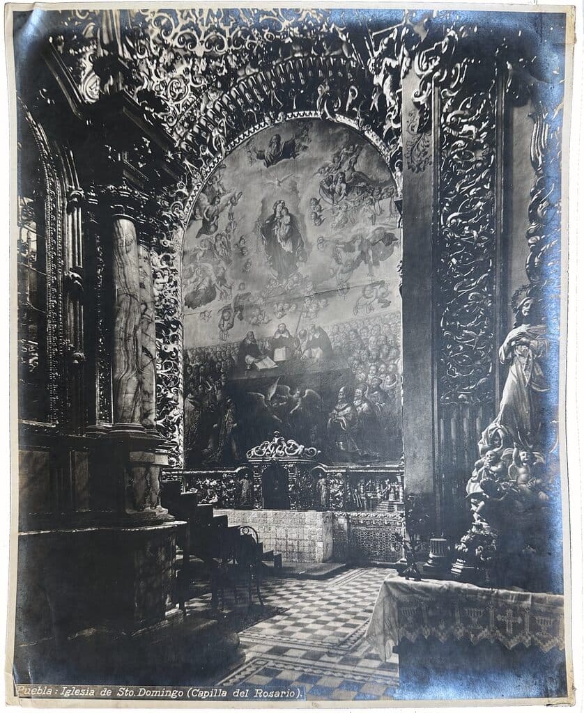 Puebla: Iglesia de Sto. Domingo (Capilla del Rosario). de Guillermo Kahlo - Gelatin on silver print, Early 20th century